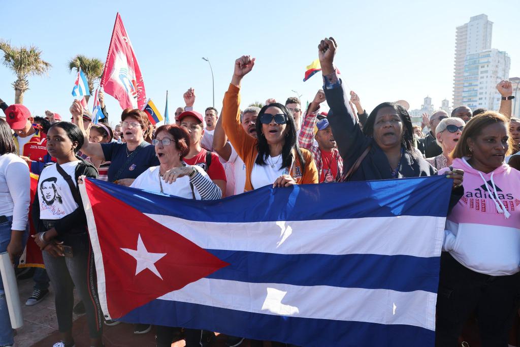 Világszerte, mint itt Kubában, az emberek az utcára vonulnak az USA támadása ellen