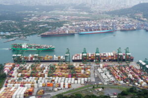 A két fontos kikötő a Panama-csatornán (itt Balboa) nem lesz többé kínai irányítás alatt