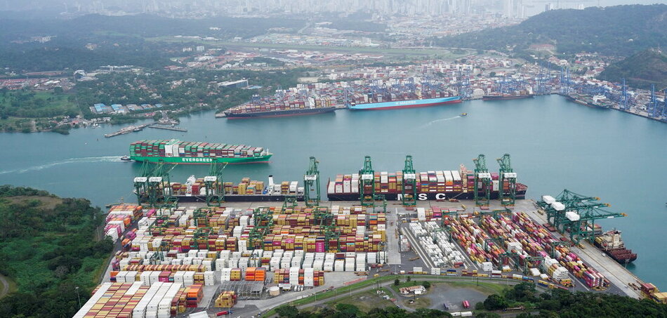 A két fontos kikötő a Panama-csatornán (itt Balboa) nem lesz többé kínai irányítás alatt