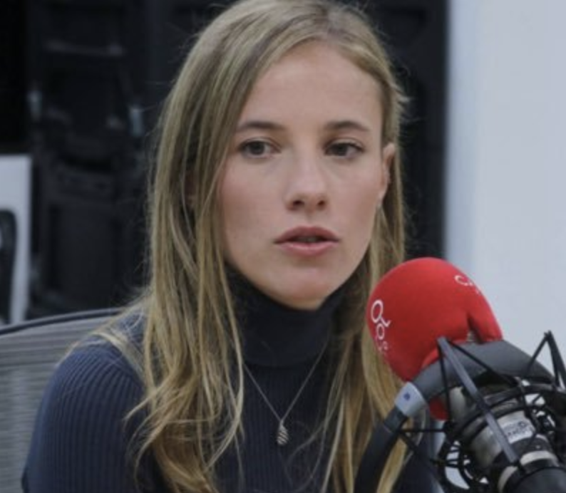 Ana Bejarano újságíró nyilvánosan támadta Pastranát az Epstein-ügyben való részvétele miatt