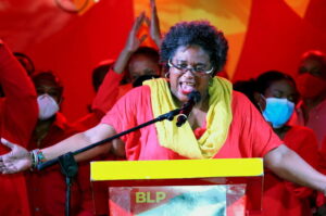 Mottley már 2022-ben is jelentős választási győzelmet ünnepelhetett