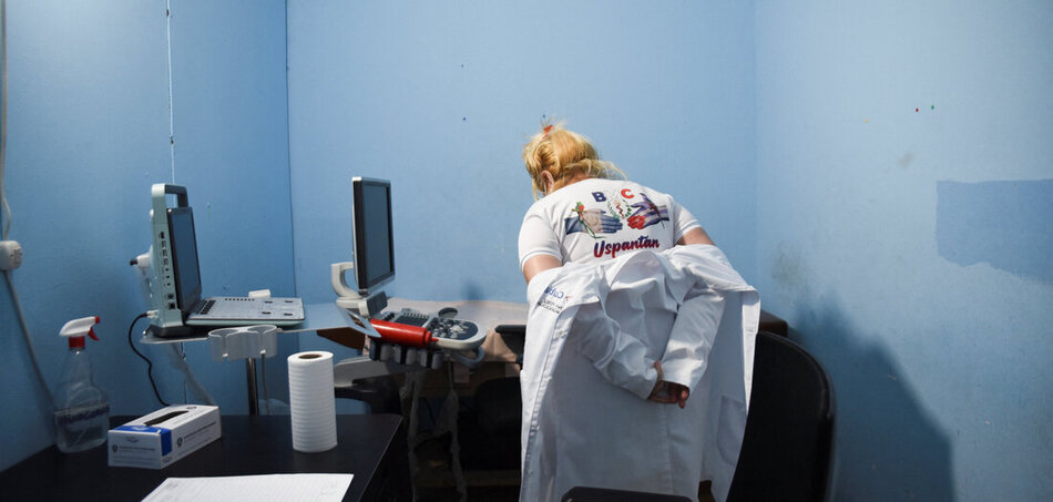 A munka még messze nem fejeződött be, mégis véget ér. Kubai orvos egy klinikán Uspantanban, Guatemalában