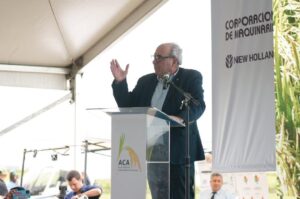 Alfredo Fratti miniszter a rizsszüret megnyitóján bejelenti az uruguayi agrárvészhelyzet meghosszabbítását