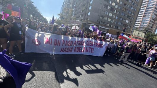 „Egy lépést sem hátra”: több mint félmillióan tüntetnek Chilében a jobboldali kormány ellen