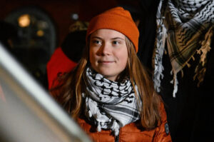 Greta Thunberg egy palesztinbarát tüntetésen 2024. december 6-án Mannheimben