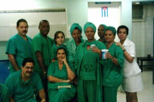 Kubai orvosok világszerte számos országban dolgoznak és életeket mentenek