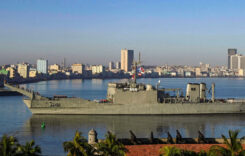 Párbeszéd fegyveres fenyegetés mellett