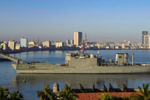 Mexikói hadihajó áttöri a blokádot és segélyszállítmányt visz Havannába (2026. február 28.)