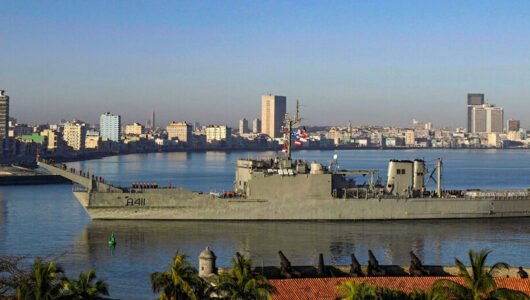 Párbeszéd fegyveres fenyegetés mellett