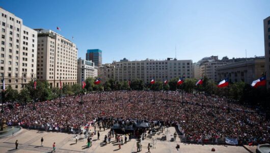 Támogatói Chilében búcsúznak a leköszönő Boric elnöktől