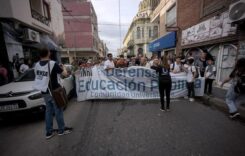 Argentínában emelkednek az árak, csökken a termelés, a szegénység szintje változatlan marad