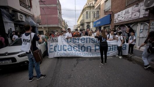 Argentínában emelkednek az árak, csökken a termelés, a szegénység szintje változatlan marad