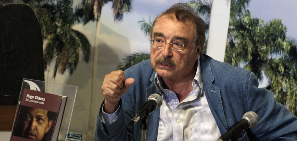 Ignacio Ramonet a venezuelai elnök, Hugo Chávezról szóló könyvének havannai bemutatóján