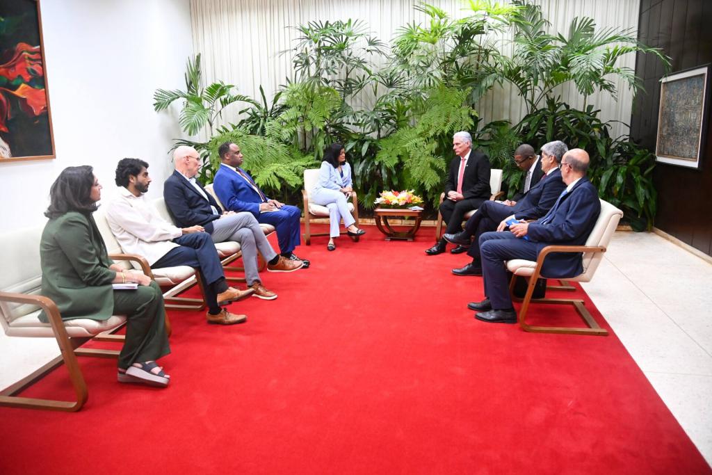 Jayapal és Jackson képviselők tárgyalnak Díaz-Canel kubai elnökkel