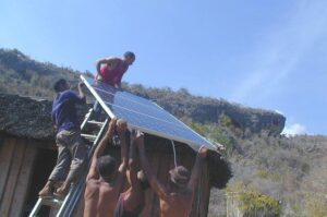 Kubában már az 1980-as évek óta telepítenek napelemeket, de a szankciók gátolják a megújuló energiákra való gyors átállást