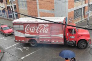 Latin-Amerikában a Coca-Cola gyártási rendszeréhez tartozó vállalatok többször is bírósági eljárások tárgyát képezik