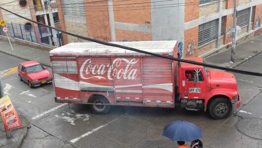 A kolumbiai környezetvédelmi hatóság korlátozza a Coca-Cola vízkivételi jogait