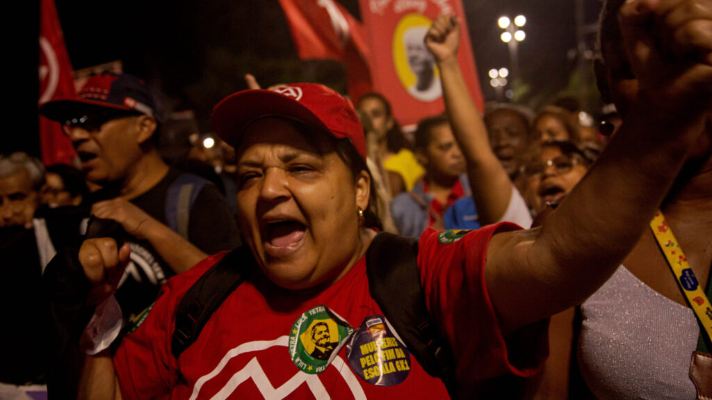 Tiltakozások a hatnapos munkahét eltörléséért São Paulóban