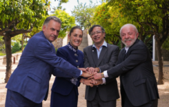 A progresszívek barcelonai csúcstalálkozója: Latin-Amerika elnökei kiállnak Kuba mellett és a háborúk ellen