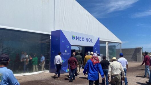 Bennszülöttek megrohamozták a mexikói metanolgyár alapkőletételét