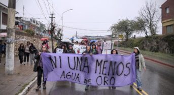 Tiltakozások Argentínában a nőgyilkosságok ellen egy 14 éves lány meggyilkolása után