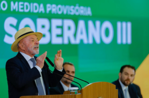 A legfrissebb Datafolha-felmérés szerint egy esetleges második fordulóban Lula 48–43 százalékos arányban vezetne a PL jelöltje előtt.