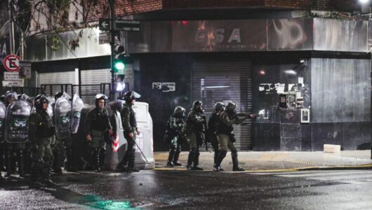 Argentína a tiltakozások nyomán enyhíti a tulajdonvédelmi törvényt