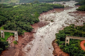 Az egyik legsúlyosabb, bányászat által okozott gátszakadás 2019-ben történt a brazíliai Brumadinho településen