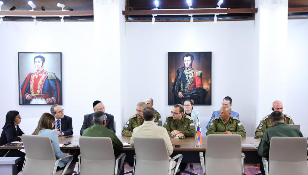 Delcy Rodríguez venezuelai elnök asszony találkozik egy izraeli katonai delegációval