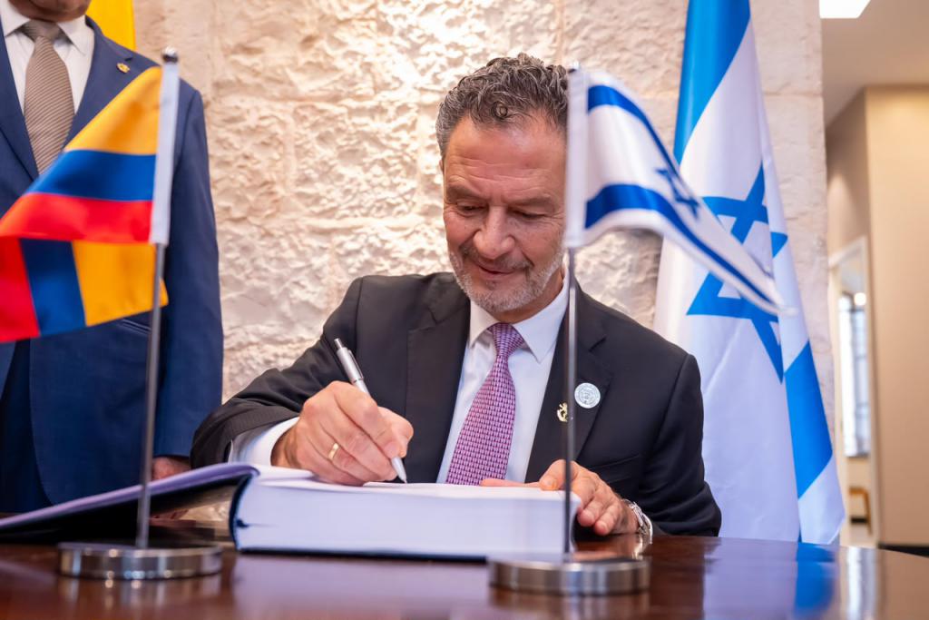 A kolumbiai külügyminiszter izraeli kollégáival a jeruzsálemi nagykövetség hivatalos megnyitóján