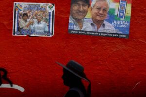 „A szegények vezetője”: MAS-plakát Evo Morales-szal Cochabambában, 2005 vége